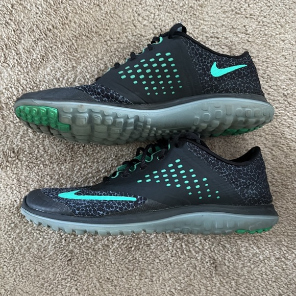 Nike Green/Black/Grey Leopard Print Shoes - Picture 2 of 9